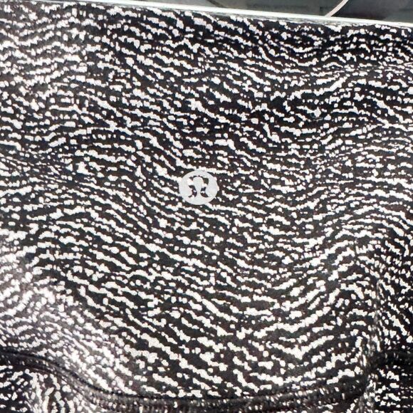 Lululemon Run: Inspire Tight II – Laser Cut | Black/White Static/Ziggy Print 6 - Picture 8 of 12
